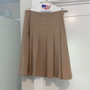 How & wen beige pleated skirt